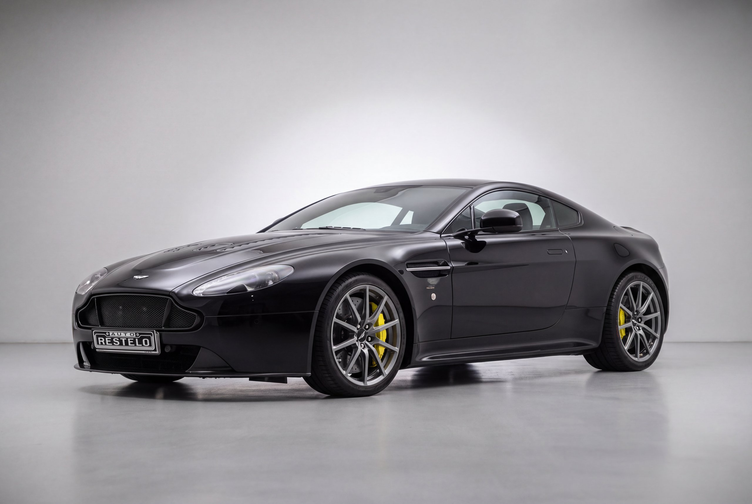 Aston Martin V12 Vantage S
